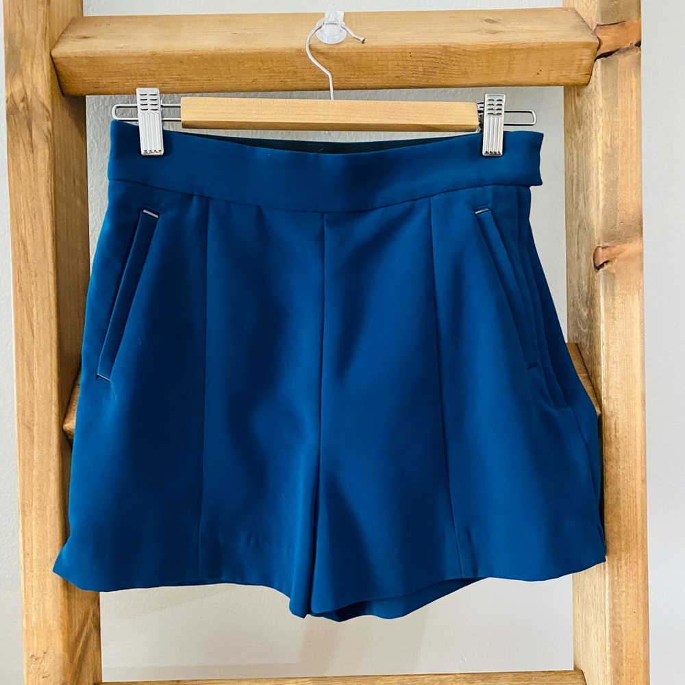 H&M super cute Dressy Shorts. High waist.
